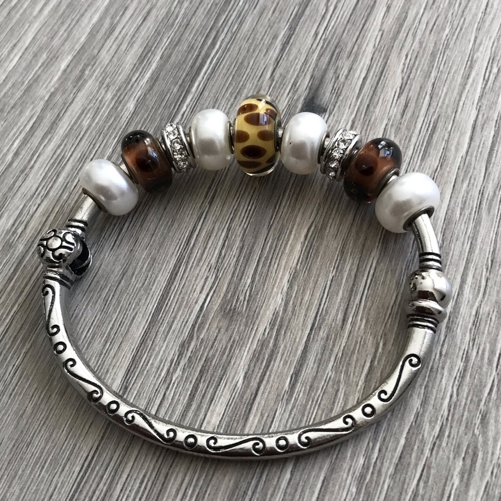Bella Perlina Silver Bangle Bracelet with Charms. - Picture 3 of 6
